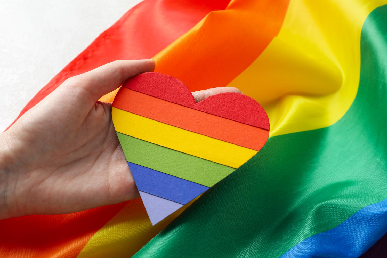 LGBTTQ+UPRRCM Sensibilidad y competencia cultural en el servicio a la población LGBTTQ+